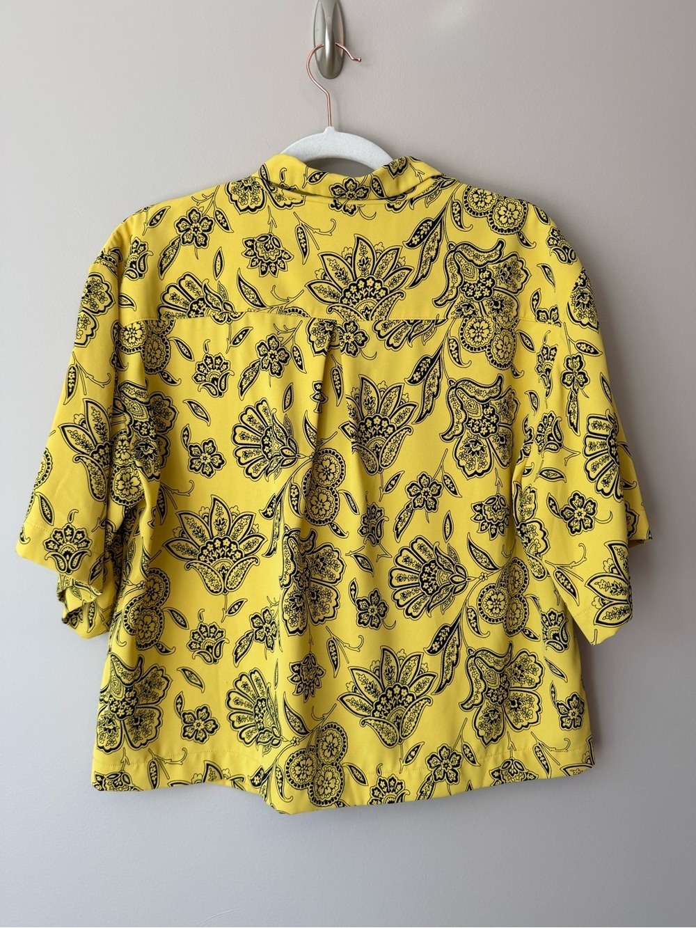 VGUC Saunders Collective Yellow Paisley Print Boxy Top Sz 4 - Picture 2 of 6